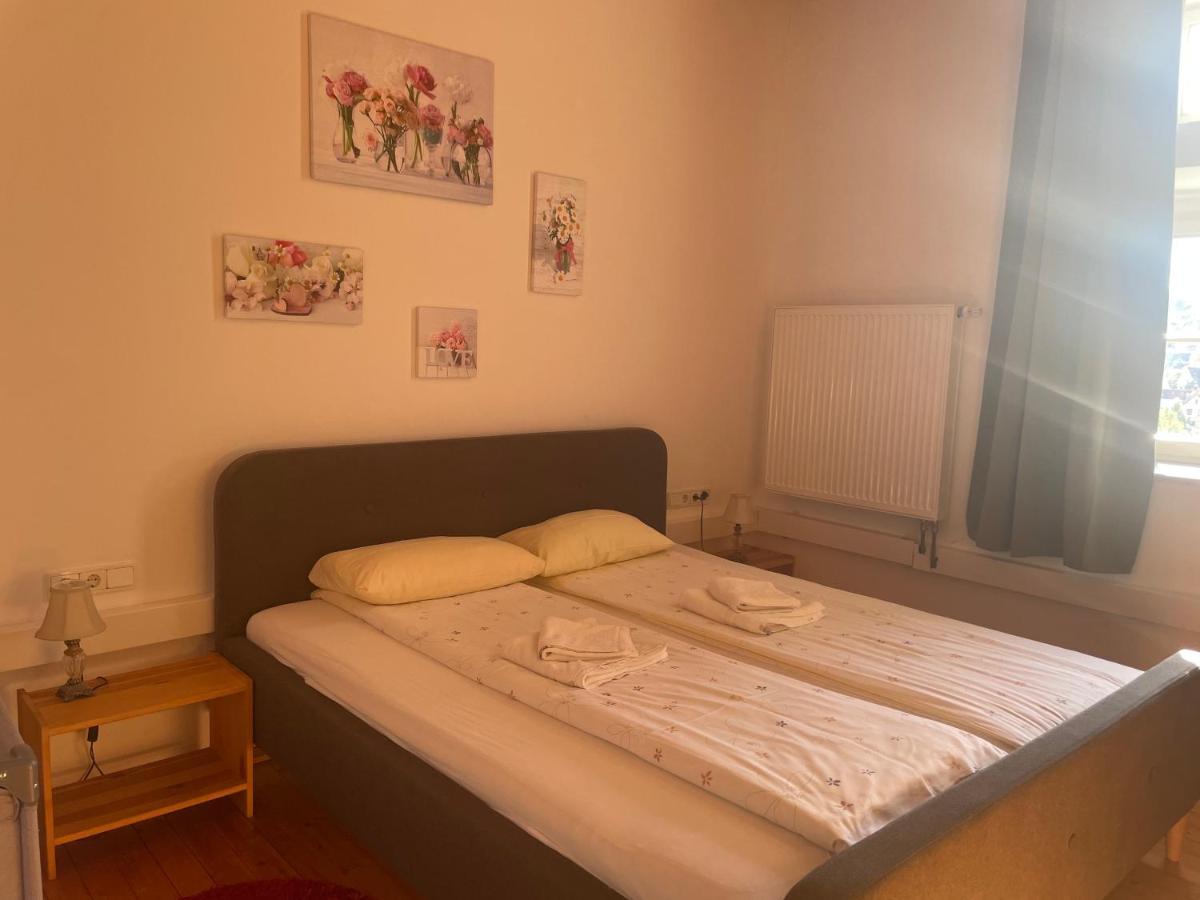 Gaestezimmer An Der Stadtmauer Besigheim Esterno foto
